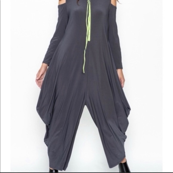 IC by Connie K Jumpsuit - Picture 4 of 6